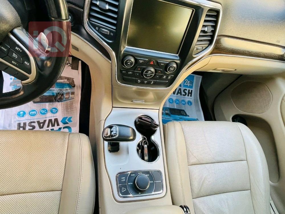 جیپ گراند شیرۆکی